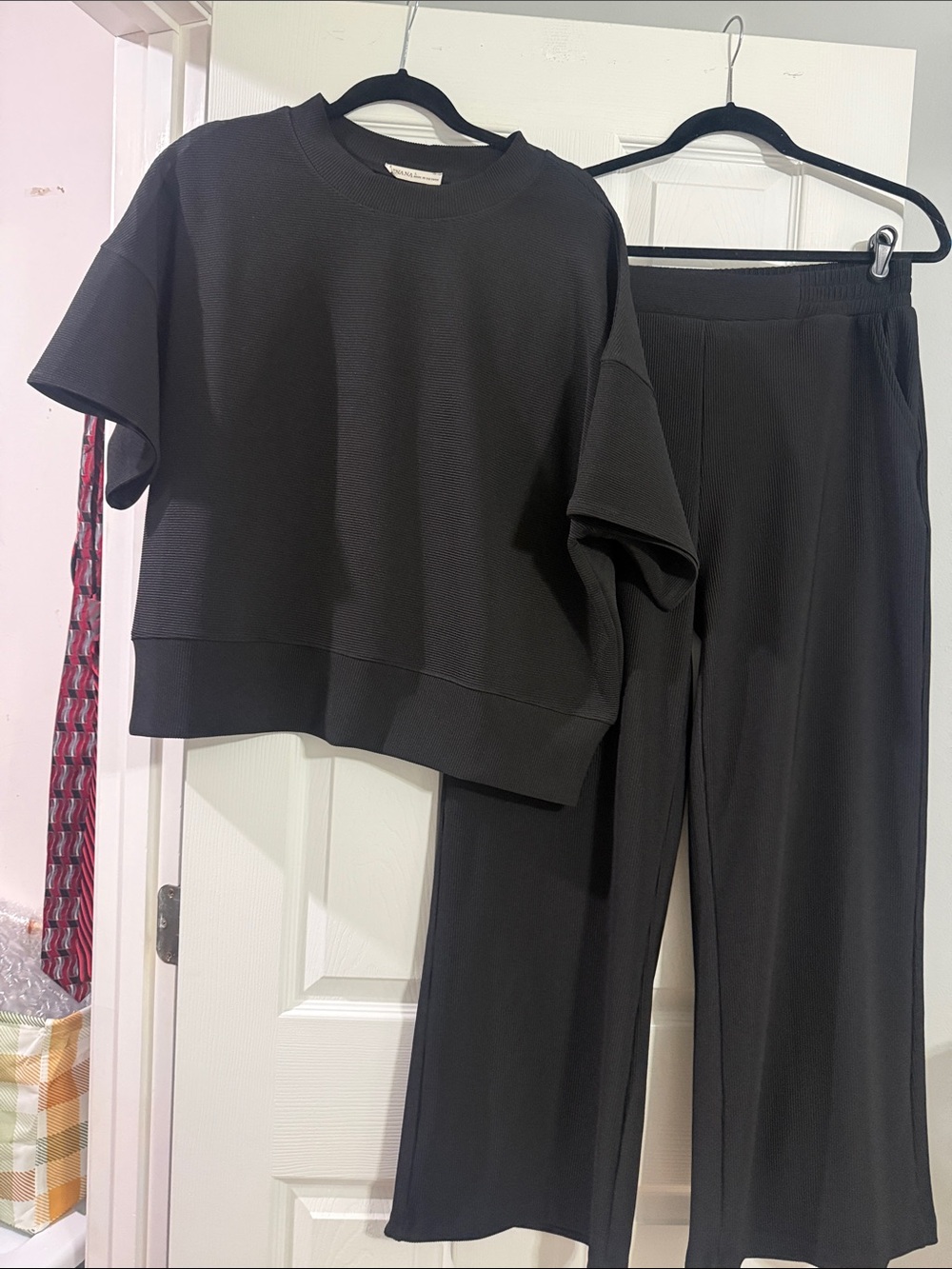 Zenana Outfitters Black Wide-Leg Pants & Short-Sleeve Top Set